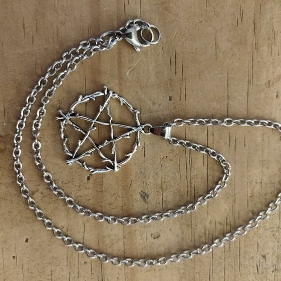 Pentagram Pentangle Necklace Pendant Silver Stainless Steel Chain Necklace - Picture 2 of 5